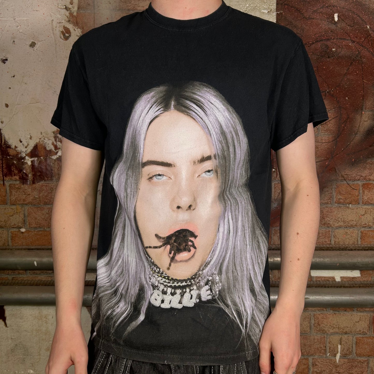 Billie Eilish Tarantula Spider in Mouth Concert T-Shirt (2019) - M